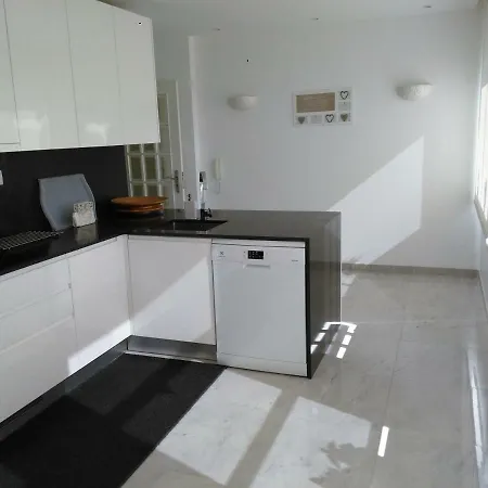 Beachfront Penthouse アパート *